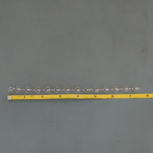 Elegant Silver Heart Bracelet - Picture 3 of 3